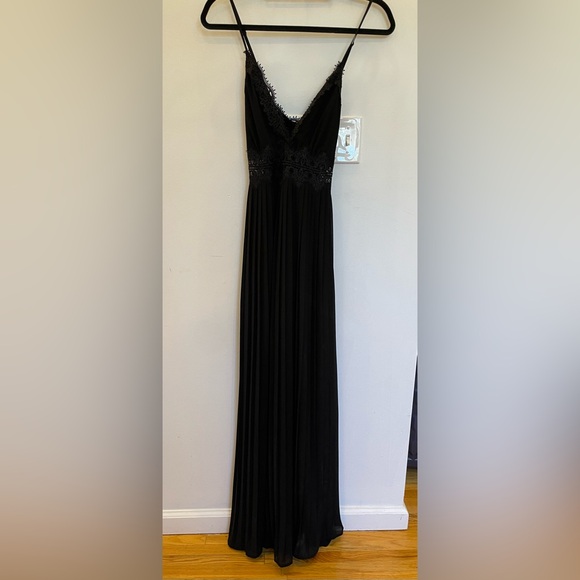 Lulus - Romantic Intentions Black Lace Pleated Backless Maxi Dress - Picture 6 of 13